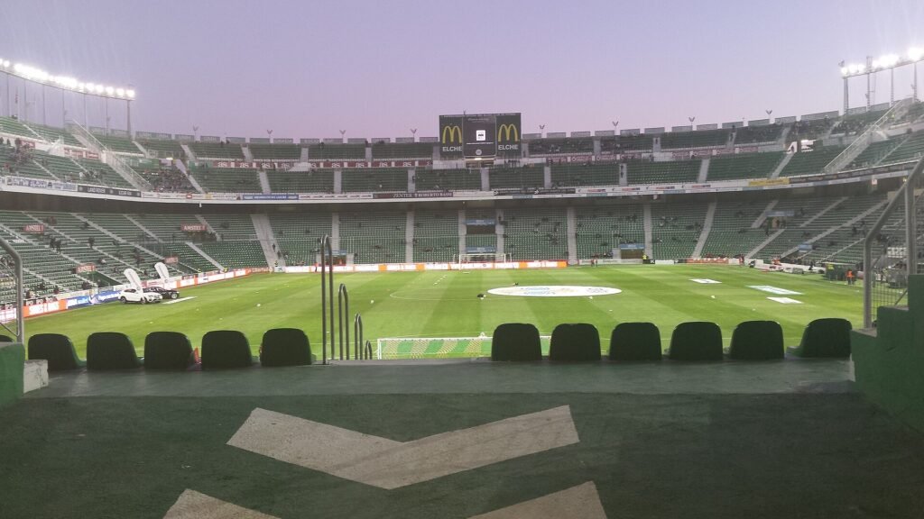 Erhöhter Innenblick – März 2015 · Estadio Martínez Valero