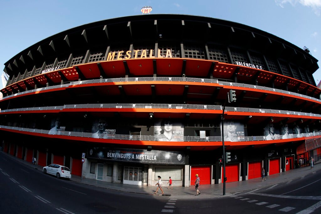 Butikkfasade ved stadion · august 2014 · Mestalla