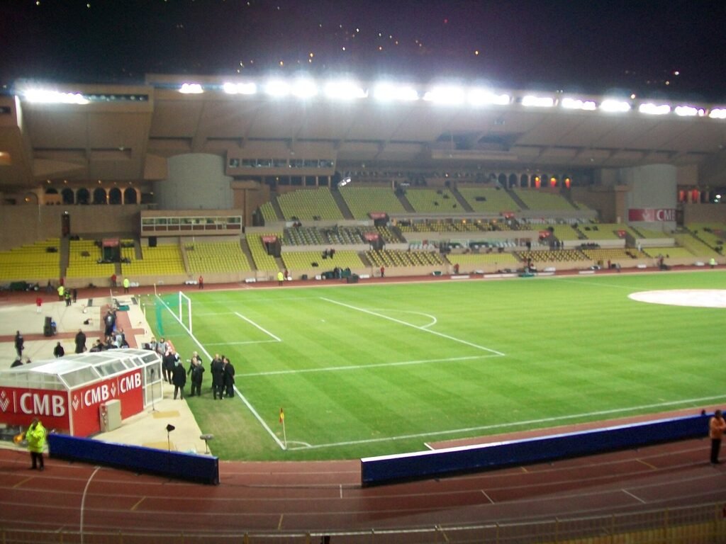 Weitere Zuschauerperspektive · Stade Louis II