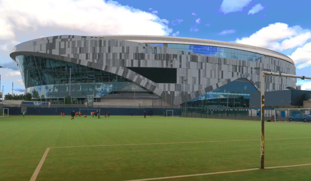 East Stand von außen · Tottenham Hotspur Stadium