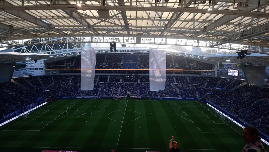 Tribüne und Tore · Estádio do Dragão