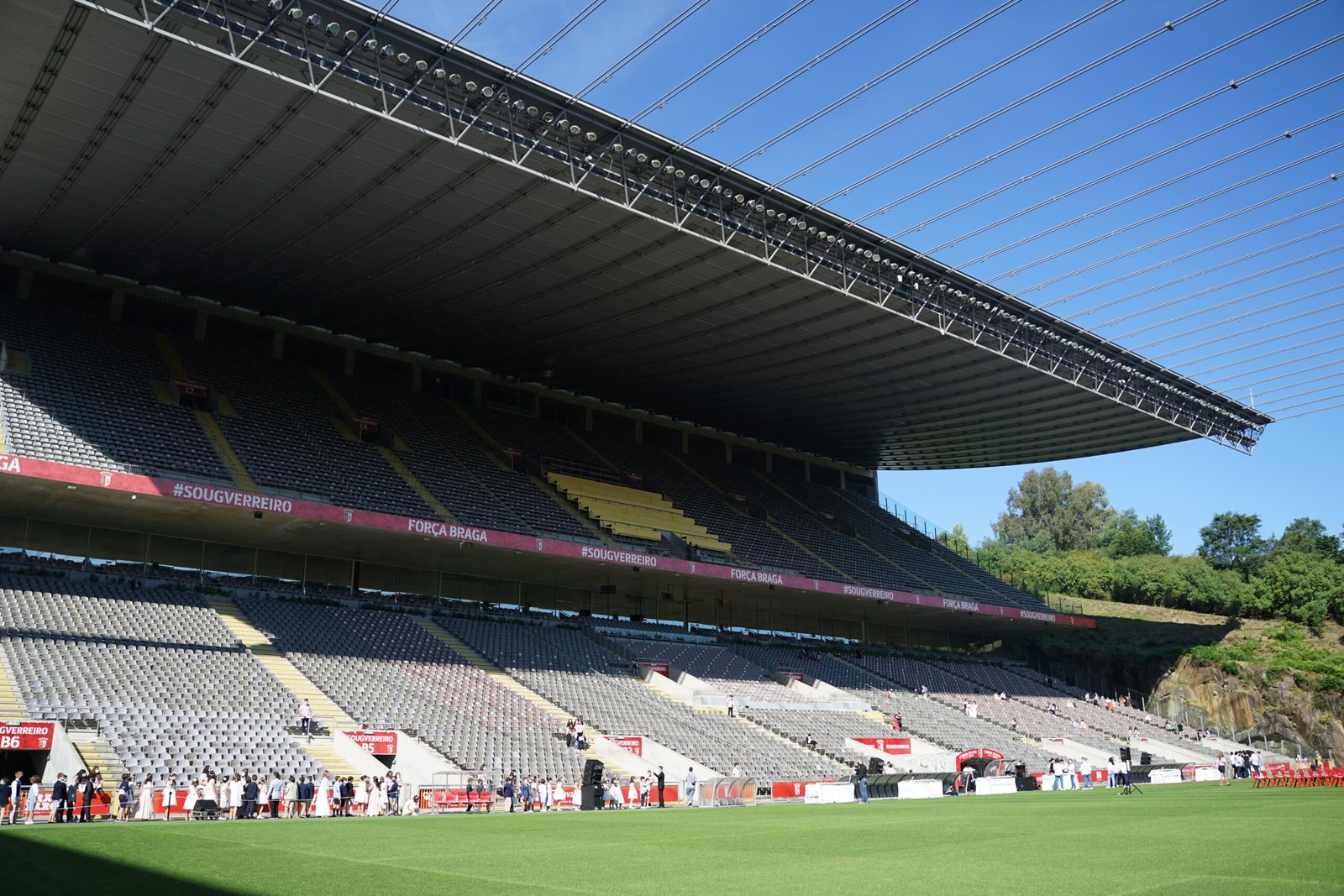 Westtribüne