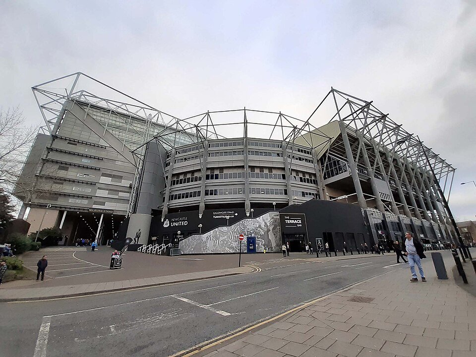 Gallowgate End – Außenansicht (2020) · St James' Park