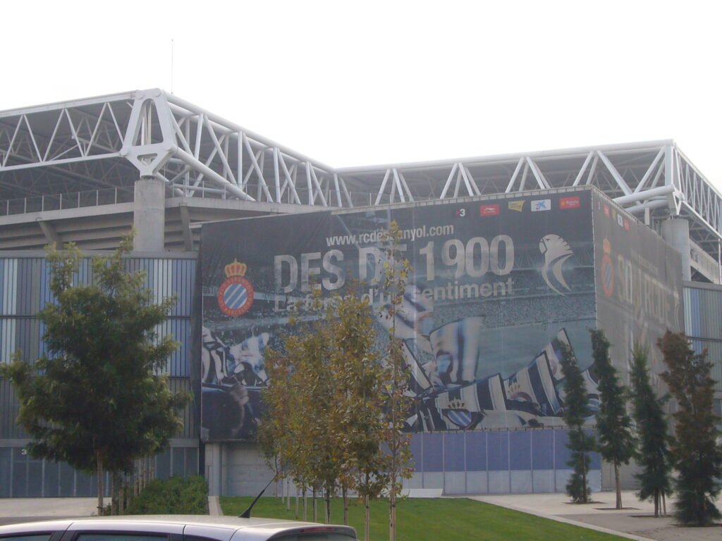 Wandmotiv an der Ecke — November 2011 · RCDE Stadium